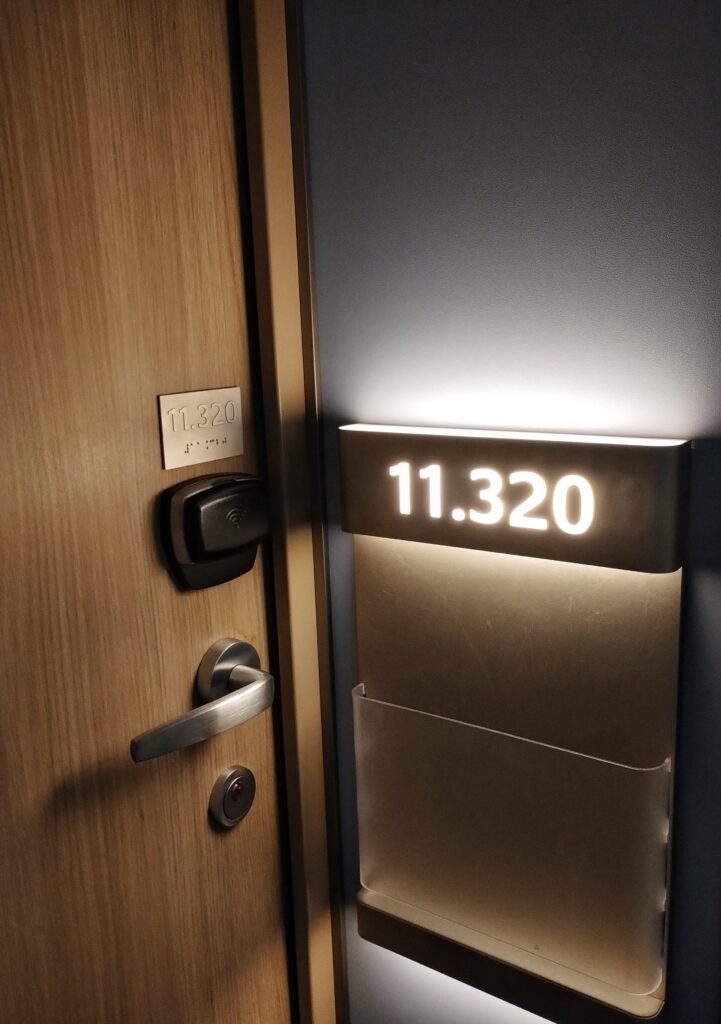 P&O Iona cabin number 11320