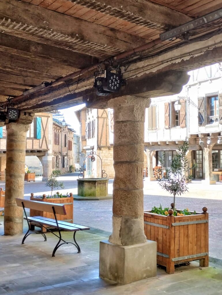 Grab Your Pillow, Place les Arcades, Castelnau-de-Montmiral