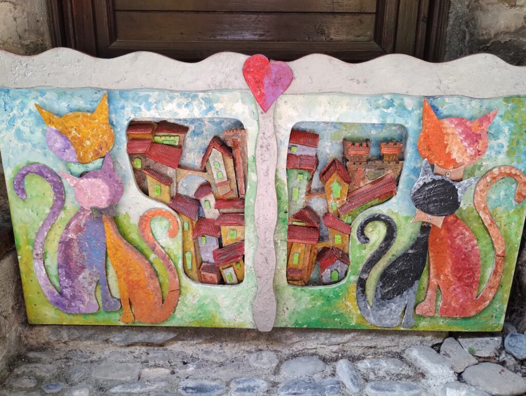 wooden cat carving in Dolceacqua, Italy